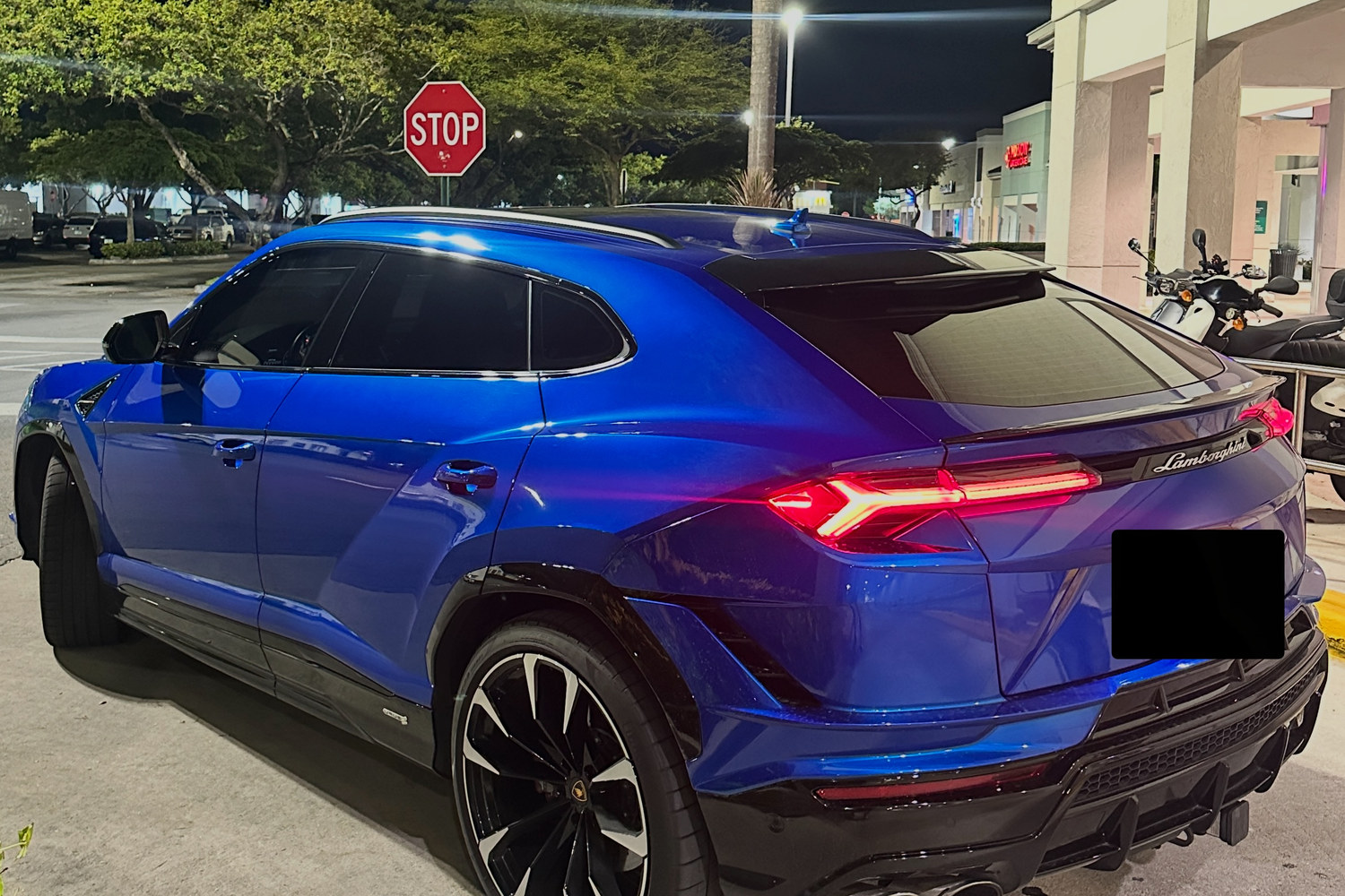 Lamborghini Urus S rear