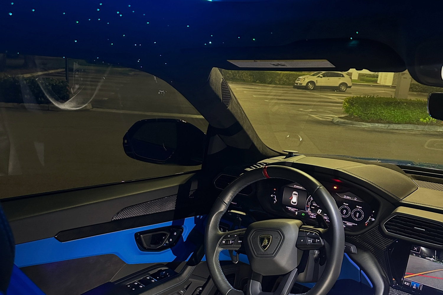 Lamborghini Urus S cockpit with starlight headliner